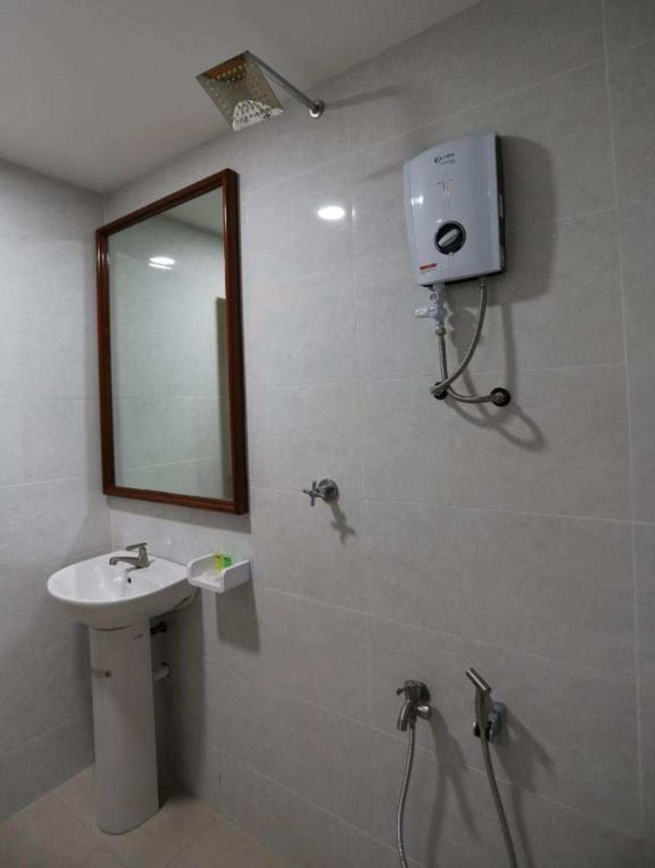 Orkid Hotel At Bukit Bintang Kuala Lumpur Exterior foto